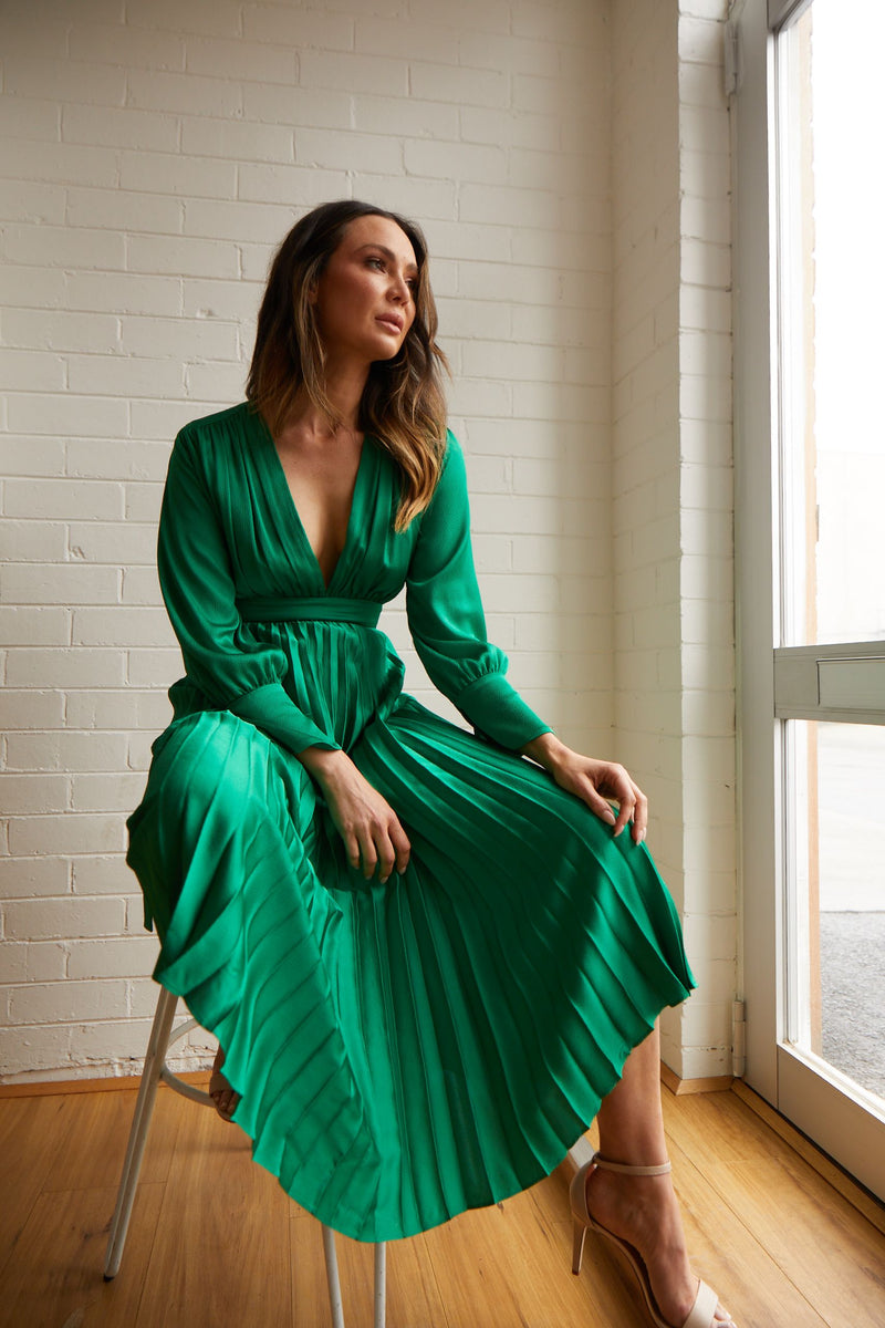 Nicola Finetti Eliana Dress Emerald Green The Style Squad Dress Hire the style squad Nicola Finetti Eliana Dress Emerald Green The Style Squad Dress Hire the style squad